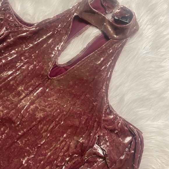 AMERICAN EAGLE PINK VELVET COLD SHOULDER TOP - Picture 4 of 9